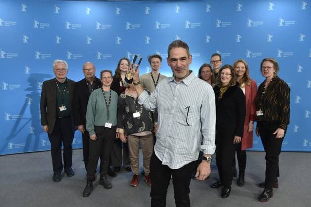 Berlinale 2026 ** NUR FÜR REDAKTIONELLE ZWECKE ** EDITORIAL USE ONLY **<p>Fernando Eimbcke (Regisseur vom Film Moscas ) und Peter Zander bei der Preisverleihung des Berliner Morgenpost Leserpreises anlässlich der Berlinale, im Hotel Hyatt.< p> Deutschland Berlin Berlin Copyright: DavidxHeerde