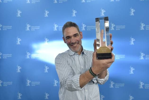 Berlinale 2026 ** NUR FÜR REDAKTIONELLE ZWECKE ** EDITORIAL USE ONLY **<p>Fernando Eimbcke (Regisseur vom Film Moscas ) und Peter Zander bei der Preisverleihung des Berliner Morgenpost Leserpreises anlässlich der Berlinale, im Hotel Hyatt.< p> Deutschland Berlin Berlin Copyright: DavidxHeerde