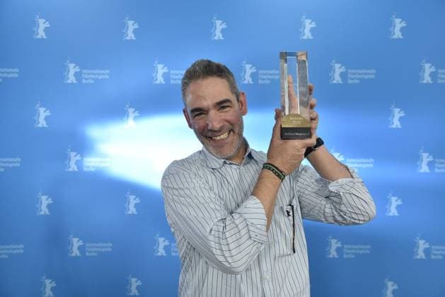 Berlinale 2026 ** NUR FÜR REDAKTIONELLE ZWECKE ** EDITORIAL USE ONLY **<p>Fernando Eimbcke (Regisseur vom Film Moscas ) und Peter Zander bei der Preisverleihung des Berliner Morgenpost Leserpreises anlässlich der Berlinale, im Hotel Hyatt.< p> Deutschland Berlin Berlin Copyright: DavidxHeerde