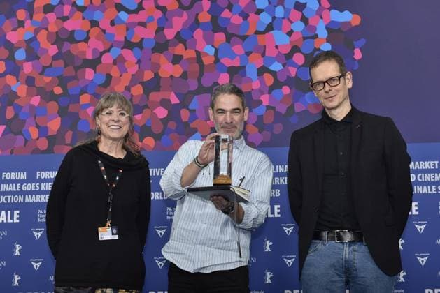 Berlinale 2026 ** NUR FÜR REDAKTIONELLE ZWECKE ** EDITORIAL USE ONLY **<p>Fernando Eimbcke (Regisseur vom Film Moscas ) und Peter Zander bei der Preisverleihung des Berliner Morgenpost Leserpreises anlässlich der Berlinale, im Hotel Hyatt.< p> Deutschland Berlin Berlin Copyright: DavidxHeerde