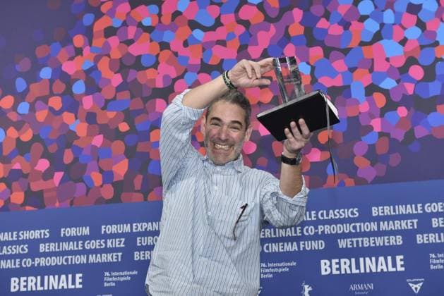 Berlinale 2026 ** NUR FÜR REDAKTIONELLE ZWECKE ** EDITORIAL USE ONLY **<p>Fernando Eimbcke (Regisseur vom Film Moscas ) und Peter Zander bei der Preisverleihung des Berliner Morgenpost Leserpreises anlässlich der Berlinale, im Hotel Hyatt.< p> Deutschland Berlin Berlin Copyright: DavidxHeerde