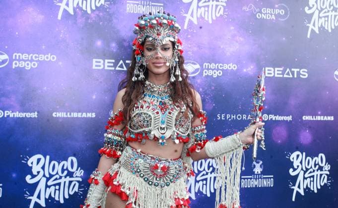 RECORD DATE NOT STATED Anitta s street party draws a huge crowd in downtown Rio de Janeiro. Rio de Janeiro (RJ), 21 02 2026 Carnival Anitta s bloco Singer Anitta parades with her bloco on the Preta Gil circuit, in downtown Rio, this Saturday (21). The trio featured Carlinhos Brown, as well as actresses Juliette, Mariana Ximenes, Rui Barbosa, David Brazil and Ariadna Arantes, who attended the parade. (Foto: Onofre Veras Thenews2 imago images) Anitta s street party draws a huge crowd in downtown Rio de Janeiro.  Copyright: xPicasax