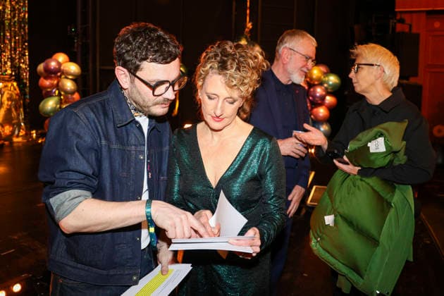 Michael Stütz und Tricia Tuttle bei der Verleihung des 40. Teddy Award 2026 auf der Berlinale 2026 76. Internationale Filmfestspiele Berlin in der Volksbühne. Berlin, 20.02.2026
