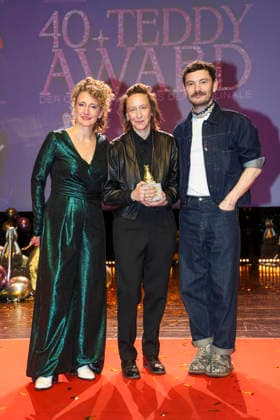 Tricia Tuttle, Celine Sciamma und Michael Stütz bei der Verleihung des 40. Teddy Award 2026 auf der Berlinale 2026 76. Internationale Filmfestspiele Berlin in der Volksbühne. Berlin, 20.02.2026