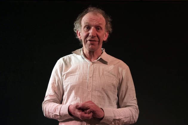 RECORD DATE NOT STATED Reimund Groß, Autor, Schauspieler, Dramaturg, Musiker, bei seinem Programm Wenn der Hahn kei Kopp hat. Ein Gedankenspiel , BAIZ, Schönhauser Allee 26 a, Berlin-Prenzlauer Berg, 18.2.2026