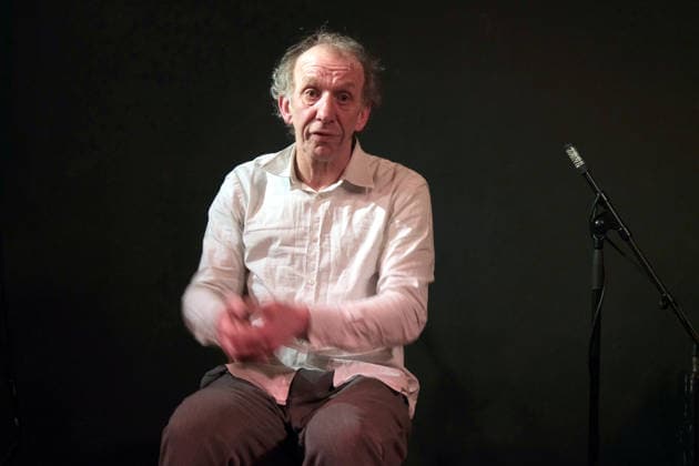 RECORD DATE NOT STATED Reimund Groß, Autor, Schauspieler, Dramaturg, Musiker, bei seinem Programm Wenn der Hahn kei Kopp hat. Ein Gedankenspiel , BAIZ, Schönhauser Allee 26 a, Berlin-Prenzlauer Berg, 18.2.2026