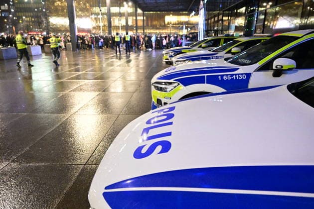 MALMÖ, SWEDEN 20260221 Police on site outside Malmö Arena at round 4 of Melodifestivalen 2026 in Malmö Arena on Saturday MALMÖ SWEDEN x50090x  Copyright: xJohanxNilsson TTx MELODIFESTIVALEN 2026 MALMÖ Wni0Qe30OMQ