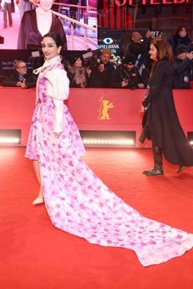 Berlinale Abschluss Gala Safak Sengül Roter Teppich zur Abschlussgala der 76. Berlinale im Berlinale Palast, Berlin, Datum: 21.02.2026 Copyright: xEventpress Kratschx