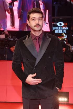 Berlinale Abschluss Gala Furkan Andõ Roter Teppich zur Abschlussgala der 76. Berlinale im Berlinale Palast, Berlin, Datum: 21.02.2026 Copyright: xEventpress Kratschx