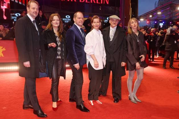 Berlinale Abschluss Gala Philipp Worm, Marisa Growaldt, Godehard Giese, Sandra Hüller, Markus Schleinzer, Caro Braun Roter Teppich zur Abschlussgala der 76. Berlinale im Berlinale Palast, Berlin, Datum: 21.02.2026 Copyright: xEventpress Kratschx