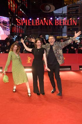 Michelle Tzontchev, Genevieve Dulude-De Celles und Galin Stoev bei der Closing Ceremony mit Preisverleihung auf der Berlinale 2026 76. Internationale Filmfestspiele Berlin im Berlinale Palast. Berlin, 21.02.2026