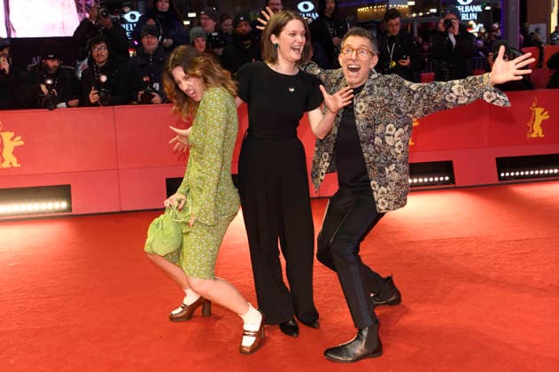 Michelle Tzontchev, Genevieve Dulude-De Celles und Galin Stoev bei der Closing Ceremony mit Preisverleihung auf der Berlinale 2026 76. Internationale Filmfestspiele Berlin im Berlinale Palast. Berlin, 21.02.2026