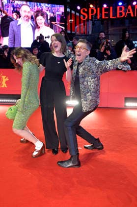 Michelle Tzontchev, Genevieve Dulude-De Celles und Galin Stoev bei der Closing Ceremony mit Preisverleihung auf der Berlinale 2026 76. Internationale Filmfestspiele Berlin im Berlinale Palast. Berlin, 21.02.2026