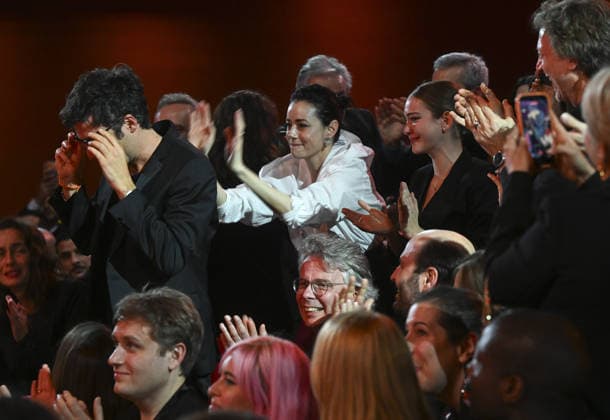 Director Ilker Catak wins Golden Bear for Gelbe Briefe at Berlin Film Festival BERLIN, GERMANY - FEBRUARY 21: Turkish actress Ozgu Namal celebrates after Ilker Catak, director of Gelbe Briefe (Yellow Letters) receives the Golden Bear award for the best film during the closing ceremony of 76th International Berlin Film Festival (Berlinale) in Berlin, Germany on February 21, 2026. Halil Sagirkaya Anadolu Berlin Germany. Editorial use only. Please get in touch for any other usage.  Copyright: x2026xAnadoluxHalilxSagirkayax