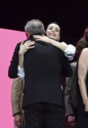 Director Ilker Catak wins Golden Bear for Gelbe Briefe at Berlin Film Festival BERLIN, GERMANY - FEBRUARY 21: Turkish actress Ozgu Namal celebrates after Ilker Catak, director of Gelbe Briefe (Yellow Letters) receives the Golden Bear award for the best film during the closing ceremony of 76th International Berlin Film Festival (Berlinale) in Berlin, Germany on February 21, 2026. Halil Sagirkaya Anadolu Berlin Germany. Editorial use only. Please get in touch for any other usage.  Copyright: x2026xAnadoluxHalilxSagirkayax