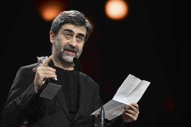 Turkish director Emin Alper wins Silver Bear Jury Prize at Berlin Film Festival BERLIN, GERMANY - FEBRUARY 21: Turkish director Emin Alper makes a speech after receiving the Silver Bear Jury Prize for his film Kurtulus (Salvation) during the 76th Berlin International Film Festival (Berlinale) in Berlin, Germany, on February 21, 2026. Halil Sagirkaya Anadolu Berlin Germany. Editorial use only. Please get in touch for any other usage.  Copyright: x2026xAnadoluxHalilxSagirkayax