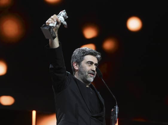 Turkish director Emin Alper wins Silver Bear Jury Prize at Berlin Film Festival BERLIN, GERMANY - FEBRUARY 21: Turkish director Emin Alper makes a speech after receiving the Silver Bear Jury Prize for his film Kurtulus (Salvation) during the 76th Berlin International Film Festival (Berlinale) in Berlin, Germany, on February 21, 2026. Halil Sagirkaya Anadolu Berlin Germany. Editorial use only. Please get in touch for any other usage.  Copyright: x2026xAnadoluxHalilxSagirkayax