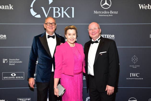 74. Ball des VBKI Berlin 2026 harald Christ, neujer VbKi Präsident, fRanziska Giffgey, SPD, Markus Voigt, VBKI Präsident . beim 74. Ball rollt der Verein Berliner Kaufleute und Industrieller (VBKI) im Hotel Intercontionental in Berlin am 21.02.2026