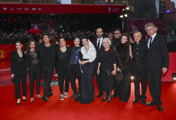 76th Berlin International Film Festival BERLIN, GERMANY - FEBRUARY 21: Actors of Gelbe Briefe (Yellow Letters) pose for a photo on the red carpet after winning the Golden Bear for Best Film during the 76th Berlin International Film Festival (Berlinale) in Berlin, Germany, on February 21, 2026. Halil Sagirkaya Anadolu Berlin Germany. Editorial use only. Please get in touch for any other usage.  Copyright: x2026xAnadoluxHalilxSagirkayax