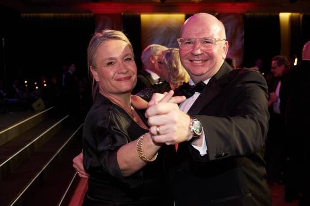 Ball der Wirtschaft 2026 ** NUR FÜR REDAKTIONELLE ZWECKE ** EDITORIAL USE ONLY **<p>Oliver Voigt, VBKI-Präsident, und Ehefrau Mirijam Voigt eröffnen mit einem Tanz den Ball der Wirtschaft 2026 im Hotel InterContinental. Bereits zum 74. Mal rollt der Verein Berliner Kaufleute und Industrieller (VBKI) den roten Teppich aus. Deutschland Berlin Berlin Copyright: JoergxCarstensen