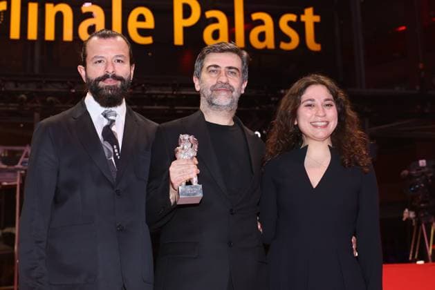 Berlinale Preisträger 2026 Nadir Öperli, Emin Alper, Irem Akbal Preisträger Silberner Bär der 76. Berlinale im Berlinale Palast, Berlin, Datum: 21.02.2026 Copyright: xEventpress Kratschx