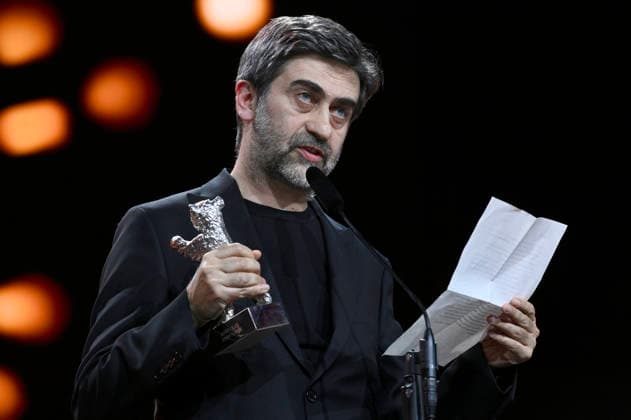 Emin Alper mit dem Silbernen Bären großer Preis der Jury für KurtuluÅü Salvation bei der Closing Ceremony mit Preisverleihung auf der Berlinale 2026 76. Internationale Filmfestspiele Berlin im Berlinale Palast. Berlin, 21.02.2026