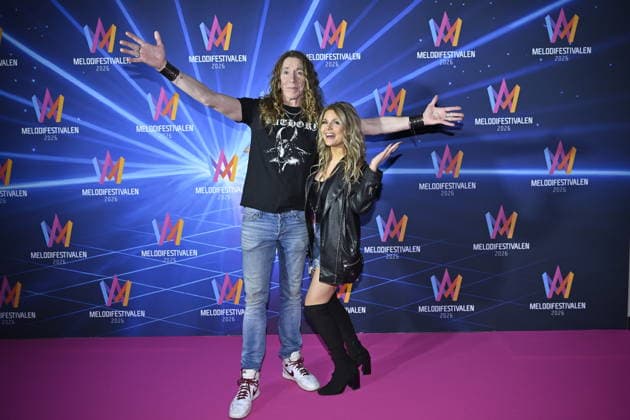 MALMÖ, SWEDEN 20260221 Martin E Type Eriksson and his choir singer Olivia Thörn at the afterparty after round 4 of Melodifestivalen 2026 in Malmö Arena on Saturday MALMÖ SWEDEN x50090x  Copyright: xJohanxNilsson TTx MELODIFESTIVALEN 2026 MALMÖ kdXEN0RIVO0