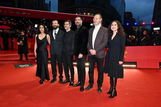 76th Berlin Film Festival Closing Ceremony Hicran Demir, Nadir Öperli, Emin Alper, Berkay Ates, guest and Irem Akbal attending Closing Ceremony of the 76th Berlin International Film Festival in Berlin, Germany on 21 February 2026. Photo by Julien Reynaud APS-Medias ABACAPRESS.COM Berlin  Copyright: xReynaudxJulien APS-Medias ABACAx