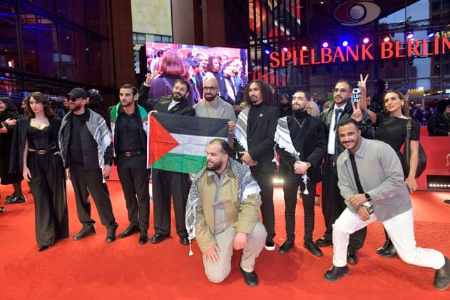 Salah Issaad, Sofiane Zermani, Taqiyeddine Issaad, Abdallah Alkhatib und Team bei der Closing Ceremony mit Preisverleihung auf der Berlinale 2026 76. Internationale Filmfestspiele Berlin im Berlinale Palast. Berlin, 21.02.2026