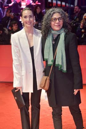 Melisa Sözen und Mahnaz Mohammadi bei der Closing Ceremony mit Preisverleihung auf der Berlinale 2026 76. Internationale Filmfestspiele Berlin im Berlinale Palast. Berlin, 21.02.2026