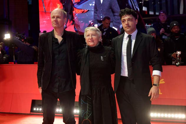 Stefan Grissemann, Gabriele Stötzer und Ameer Fakher Eldin bei der Closing Ceremony mit Preisverleihung auf der Berlinale 2026 76. Internationale Filmfestspiele Berlin im Berlinale Palast. Berlin, 21.02.2026