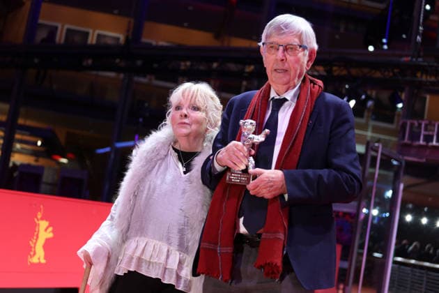 February 21, 2026, Berlin, Germany: Anna Calder-Marshall (L) and Tom Courtenay pose with the Silver Bear for Best Supporting Performance for Queen at Sea after the closing ceremony of the 76th Berlin International Film Festival (Berlinale), Europe s first major film festival of the year, in Berlin. The festival runs from February 12 to 22, 2026. Berlin Germany - ZUMAf146 20260221_zip_f146_041 Copyright: xRouzbehxFouladix