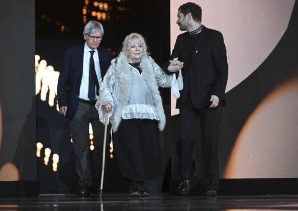 76th Berlin International Film Festival BERLIN, GERMANY - FEBRUARY 21: Anna Calder-Marshall receives the Silver Bear Award for Best Supporting Actress for her performance in Queen at Sea during the 76th International Berlin International Film Festival (Berlinale) in Berlin, Germany on February 21, 2026. Halil Sagirkaya Anadolu Berlin Germany. Editorial use only. Please get in touch for any other usage.  Copyright: x2026xAnadoluxHalilxSagirkayax
