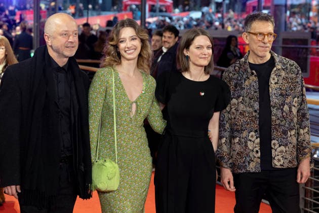 Preisverleihung, Roter Teppich zur Berlinale, Berlin, 21.02.2026 Nikolay Mutafchiev, Michelle Tzontchev, Genevive Dulude-de Celles, Galin Stoev auf dem Roten Teppich vor der Abschlussgala der 76. Berlinale im Theater am Potsdamer Platz Berlin am 21.02.2026. Die 76. Internationalen Filmfestspiele Berlin finden vom 12. bis 22. Februar 2026 statt. Berlin Theater am Potsdamer Platz Copyright: xJensxFinkex