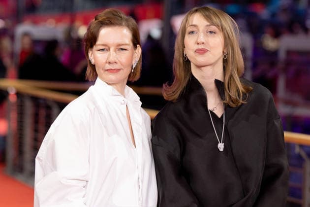 Preisverleihung, Roter Teppich zur Berlinale, Berlin, 21.02.2026 Sandra Hueller, Caro Braun auf dem Roten Teppich vor der Abschlussgala der 76. Berlinale im Theater am Potsdamer Platz Berlin am 21.02.2026. Die 76. Internationalen Filmfestspiele Berlin finden vom 12. bis 22. Februar 2026 statt. Berlin Theater am Potsdamer Platz Copyright: xJensxFinkex