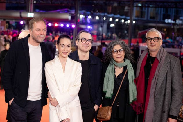 Preisverleihung, Roter Teppich zur Berlinale, Berlin, 21.02.2026 Melisa Sözen, Harun Tekin, Mahnaz Mohammadi and Farzad Pak auf dem Roten Teppich vor der Abschlussgala der 76. Berlinale im Theater am Potsdamer Platz Berlin am 21.02.2026. Die 76. Internationalen Filmfestspiele Berlin finden vom 12. bis 22. Februar 2026 statt. Berlin Theater am Potsdamer Platz Copyright: xJensxFinkex