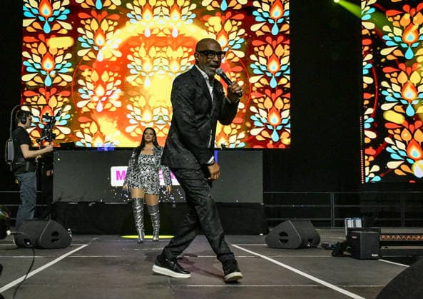 21.02.2026, xlakx, Entertainment, 90s Super Show v.l. Mr.President Delroy Rennalls (Lazy Dee) - 90s Super Show in der Uber Arena Berlin. Berlin