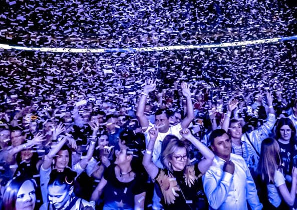 21.02.2026, xlakx, Entertainment, 90s Super Show v.l. Konfetti 90s Super Show in der Uber Arena Berlin. Berlin