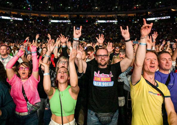 21.02.2026, xlakx, Entertainment, 90s Super Show v.l.Kinder der 90s bei der 90s Super Show in der Uber Arena Berlin. Berlin