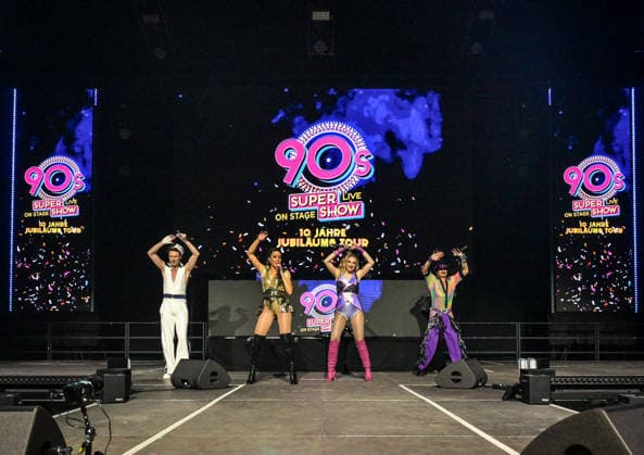 21.02.2026, xlakx, Entertainment, 90s Super Show v.l. Vengaboys - 90s Super Show in der Uber Arena Berlin. Berlin