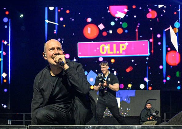 21.02.2026, xlakx, Entertainment, 90s Super Show v.l. Oli.P (Oliver Petszokat) - 90s Super Show in der Uber Arena Berlin. Berlin