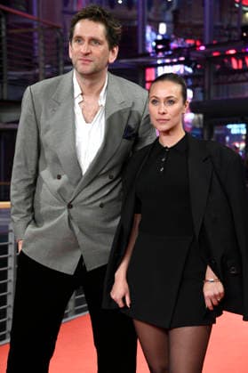 Sebastian Schwarz und Sina Tkotsch bei der Closing Ceremony mit Preisverleihung auf der Berlinale 2026 76. Internationale Filmfestspiele Berlin im Berlinale Palast. Berlin, 21.02.2026