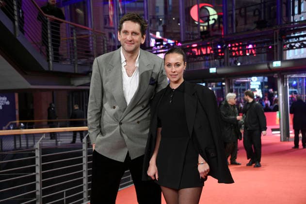 Sebastian Schwarz und Sina Tkotsch bei der Closing Ceremony mit Preisverleihung auf der Berlinale 2026 76. Internationale Filmfestspiele Berlin im Berlinale Palast. Berlin, 21.02.2026