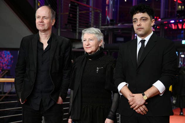 Stefan Grissemann, Gabriele Stötzer und Ameer Fakher Eldin bei der Closing Ceremony mit Preisverleihung auf der Berlinale 2026 76. Internationale Filmfestspiele Berlin im Berlinale Palast. Berlin, 21.02.2026