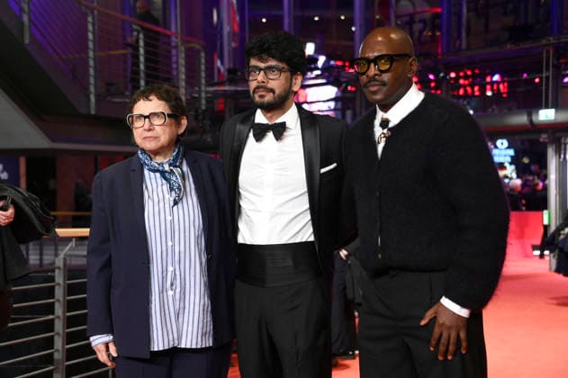 B. Ruby Rich, Shaunak Sen und Lemohang Jeremiah Mosese bei der Closing Ceremony mit Preisverleihung auf der Berlinale 2026 76. Internationale Filmfestspiele Berlin im Berlinale Palast. Berlin, 21.02.2026