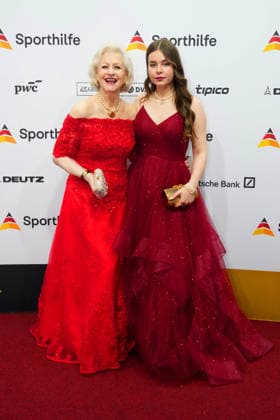 Marika Kilius und ihre Enkeltochter Lilly beim Ball des Sports am 21.02.2026 in Frankfurt Ball des Sports 2026 in Frankfurt a. Main