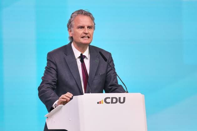 Stuttgart, Baden-Württenberg, Deutschland, 21.02.2026: Messehalle: 38. Bundesparteitag der CDU Deutschlands: Günter Krings *** Stuttgart, Baden Württenberg, Germany, 21 02 2026 Exhibition Hall 38 Federal Party Conference of the CDU Germany Günter Krings Copyright: xdtsxNachrichtenagenturx dts_107721