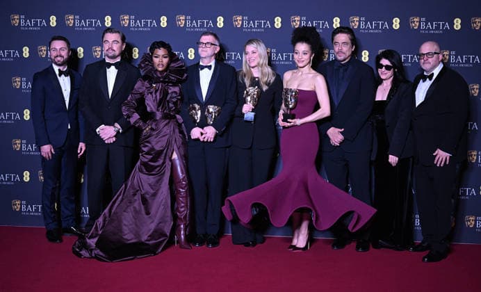 American actresses Chase Infiniti and Tayana Taylor, actors Benicio Del Toro and Leonardo Di Caprio, director Paul Thomas Anderson, editor Andy Jurgensen, producers Sara Murphu, Cassandar Kulukundis and Michael Bauman attend the Winners Room at the EE BAFTA Film Awards at the Royal Festival Hall in London, England on Sunday, February 22, 2026.  LON202602221131 RUNExHELLESTAD