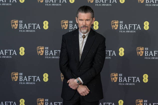 February 22, 2026, London, England, United Kingdom: ETHAN HAWKE attends the red carpet during the EE BAFTA Film Awards 2026 ceremony at The Royal Festival Hall. London United Kingdom  - ZUMAs371 20260222_zip_s371_110 Copyright: xWiktorxSzymanowiczx