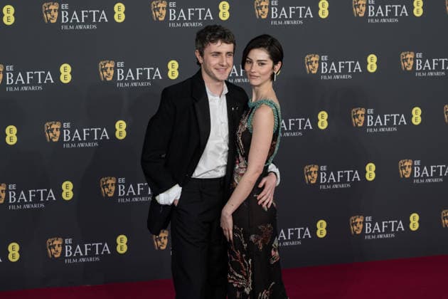February 22, 2026, London, England, United Kingdom: PAUL MESCAL and GRACIE ABRAMS attend the red carpet during the EE BAFTA Film Awards 2026 ceremony at The Royal Festival Hall. London United Kingdom  - ZUMAs371 20260222_zip_s371_131 Copyright: xWiktorxSzymanowiczx